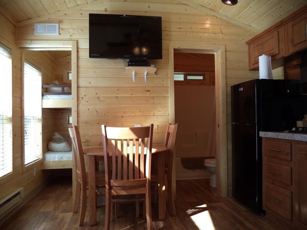 Palm Springs Camping Resort Cabin 3 Палм Дезърт Екстериор снимка