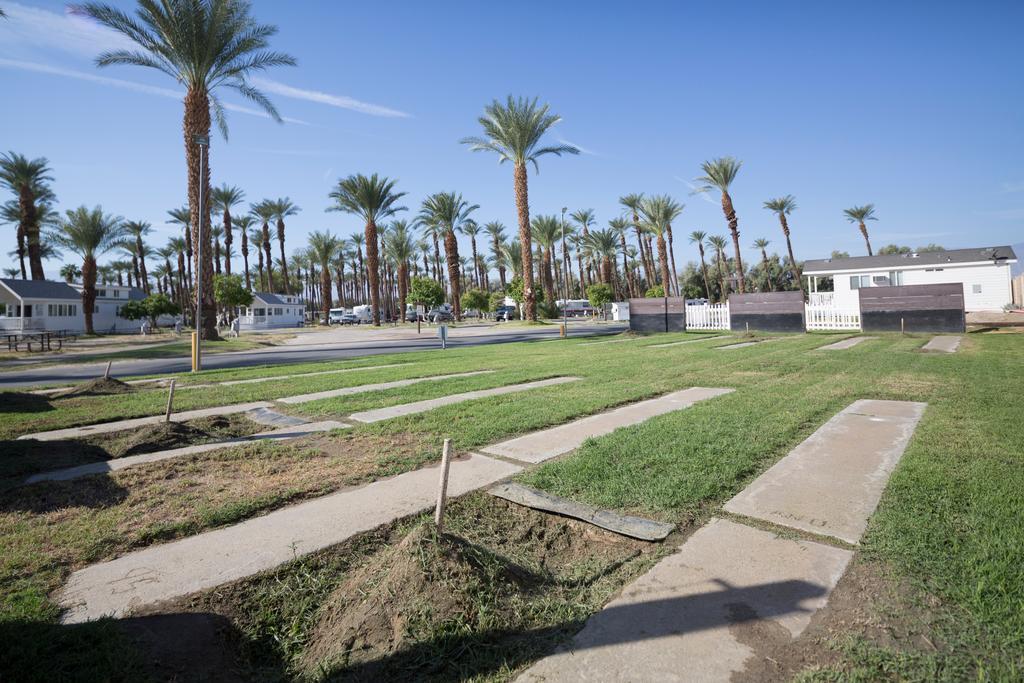 Palm Springs Camping Resort Cabin 3 Палм Дезърт Екстериор снимка